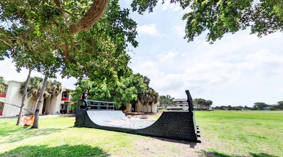 Skateboard Ramp